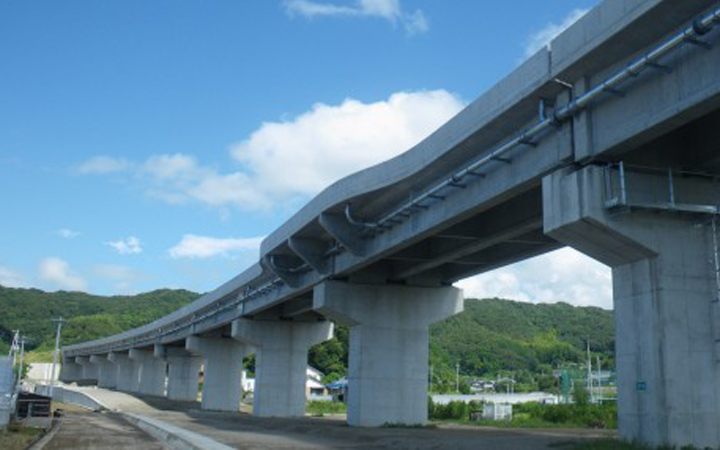 株式会社永和工業は橋梁工事最先端の技術で橋梁の建設に取り組むプロフェッショナル集団です。技術力向上に努め、橋梁など鋼構造物の架設に携わり生活や産業を支える基幹として貢献しております